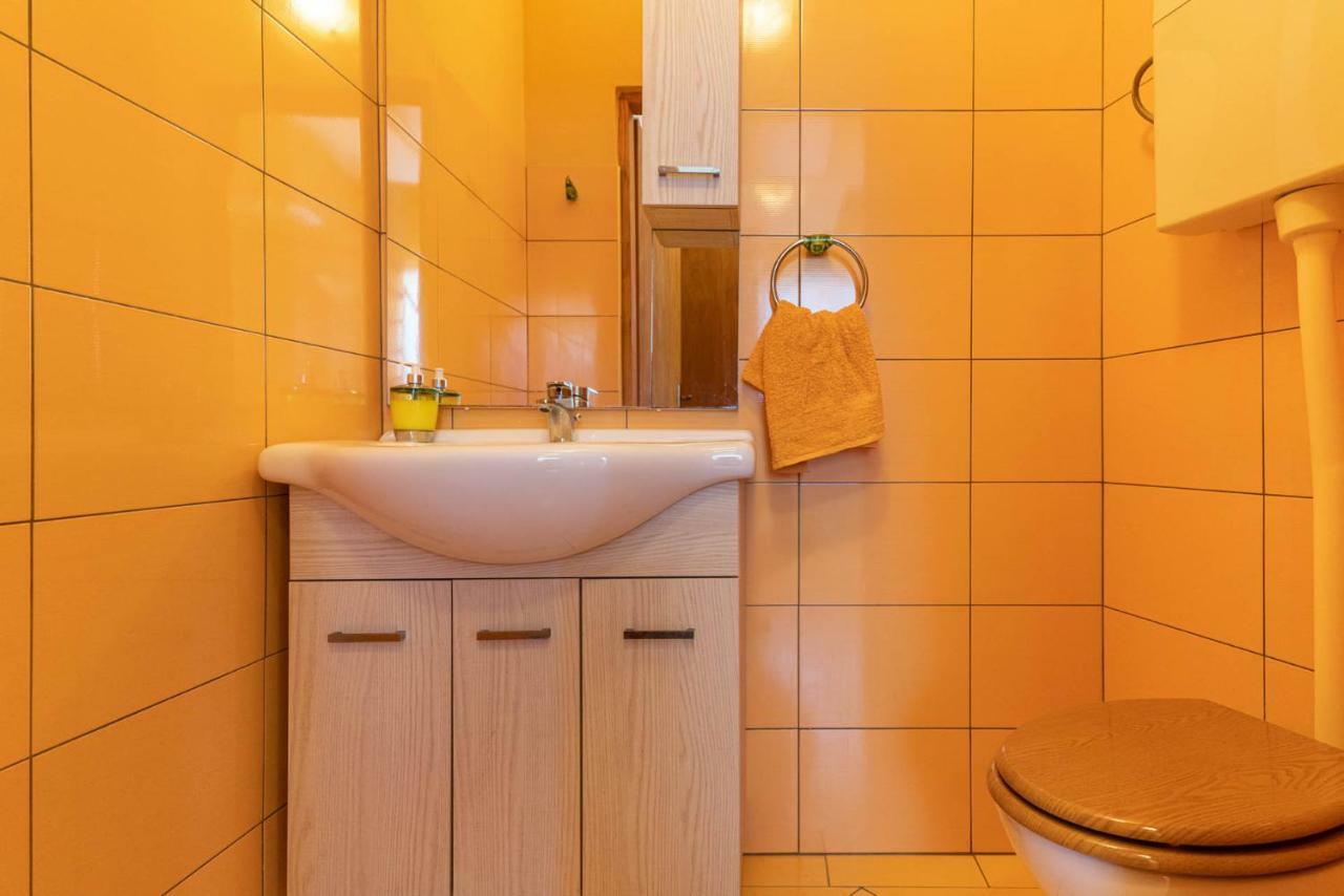 Apartment Limun Ližnjan エクステリア 写真